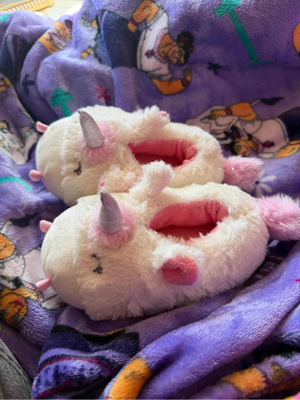 Toddler unicorn 🦄 slippers size 6-7